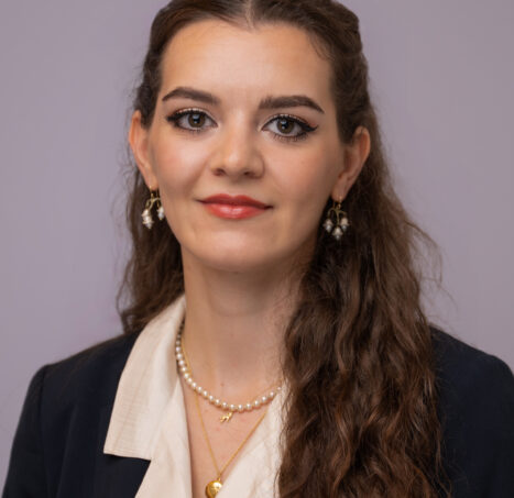 Photo of Olivia Tolson